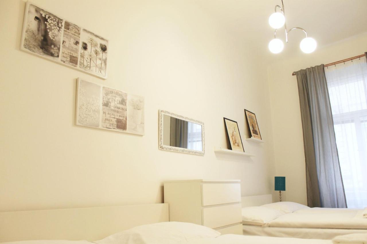 Modern Apartment Ve Smeckach 28 Prague Exterior photo